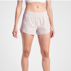 athleta hustle 3” shorts light pink